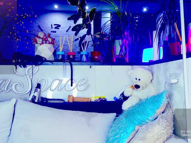 Скриншоты трансляции _JuliaSpace_