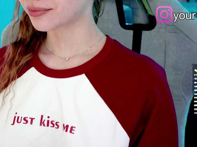 Скриншоты трансляции VikkiExtraCheese