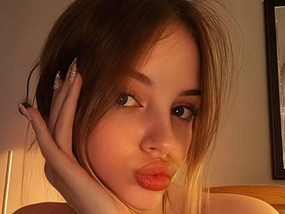 Эротический видеочат AliceCost