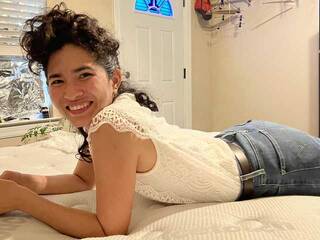 Эротический видеочат 18BRUNA