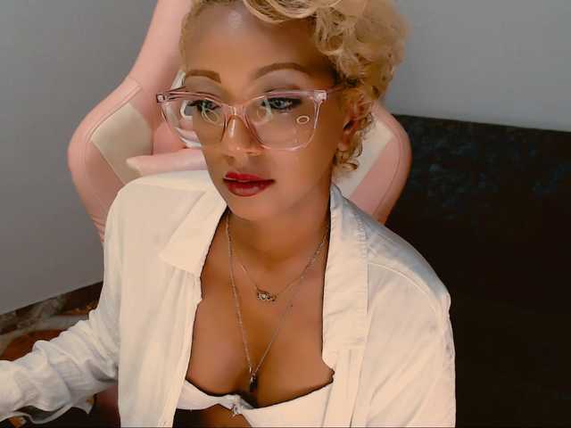 Скриншоты трансляции Abby-liu