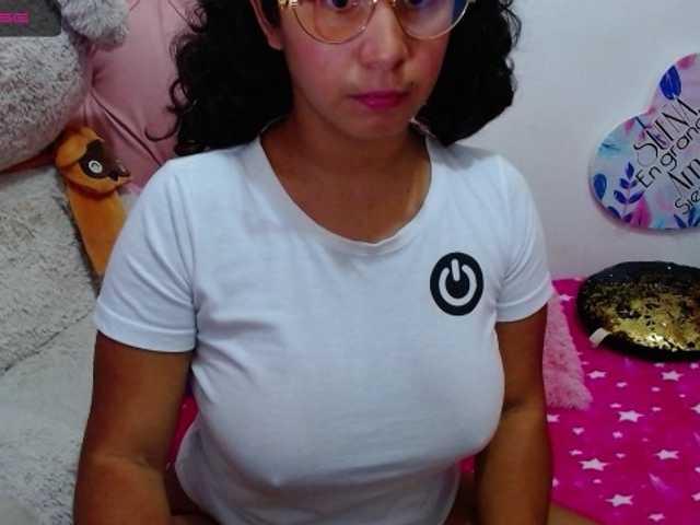 Скриншоты трансляции abrilcarolina