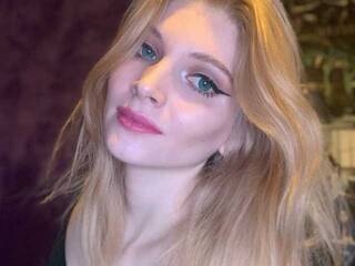 Эротический видеочат Adalinda