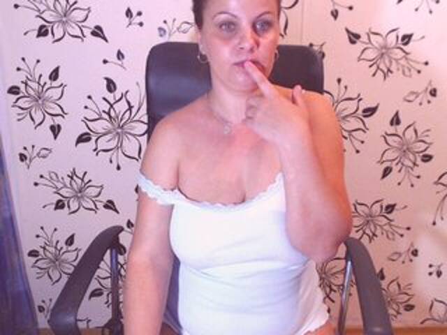 Скриншоты трансляции adelamilfsexy