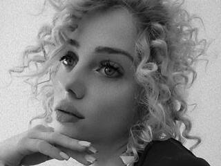 Эротический видеочат AdeleKya