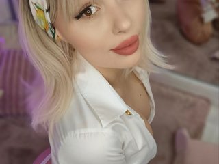 Эротический видеочат AdelineKing