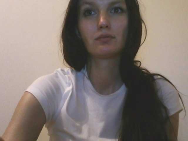 Скриншоты трансляции AdelineModel