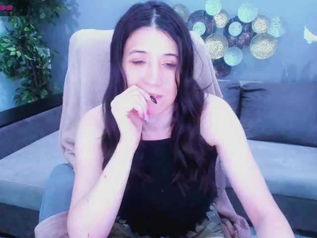 Скриншоты трансляции AdellinaBlack