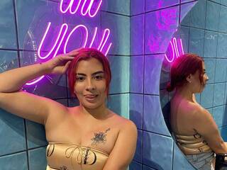 Эротический видеочат Adara-Monroe