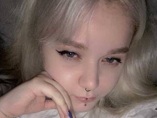 Эротический видеочат AdoraBlya