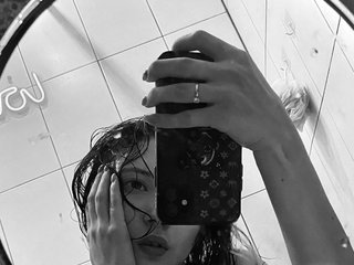 Эротический видеочат Adri-curly