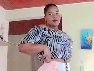 Эротический видеочат AdrianaGuz