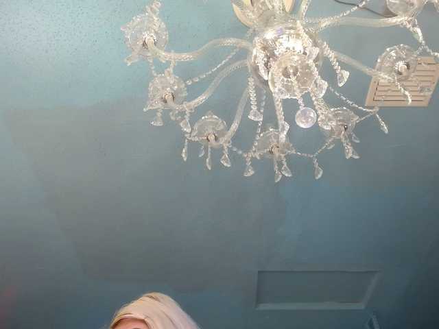 Скриншоты трансляции adrianna_fox