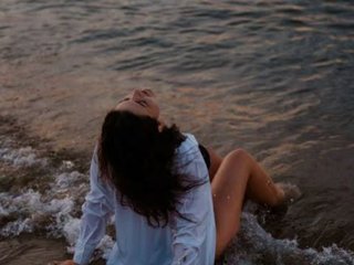 Эротический видеочат Agnes7700