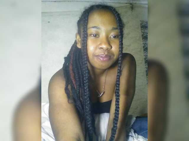 Скриншоты трансляции Aichaxxl