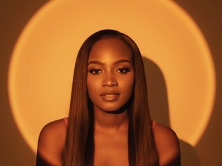 Эротический видеочат Alana-Jonness