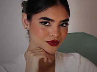 Эротический видеочат Aleja01