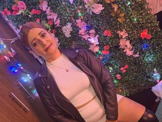 Эротический видеочат AlessadraJones