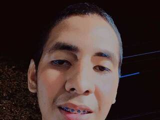 Эротический видеочат Alexcumhot