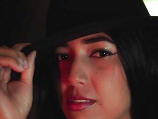 Эротический видеочат alexxbeell