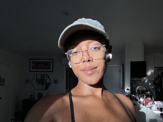 Эротический видеочат AliaYourFav