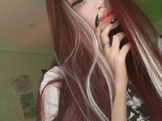 Эротический видеочат AliceMilkwey