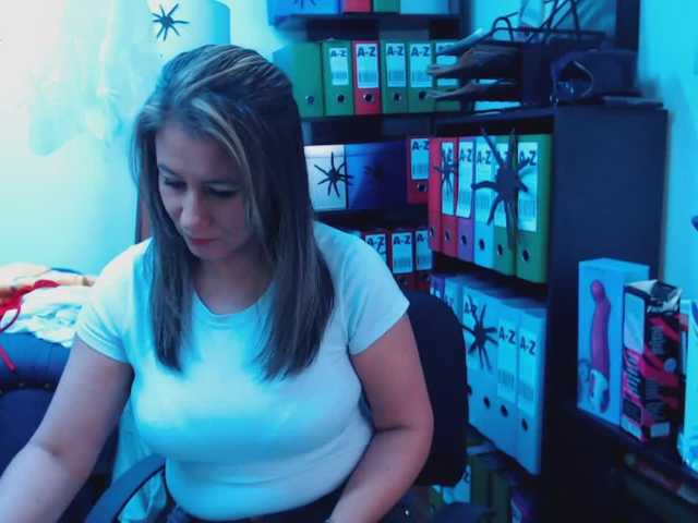 Скриншоты трансляции AliceTowns