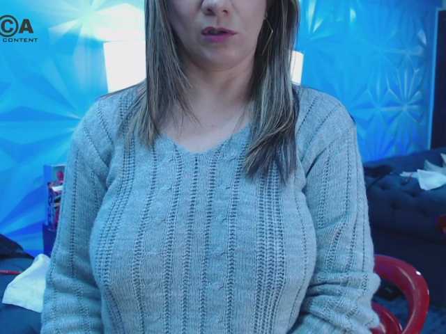 Скриншоты трансляции AliceTowns