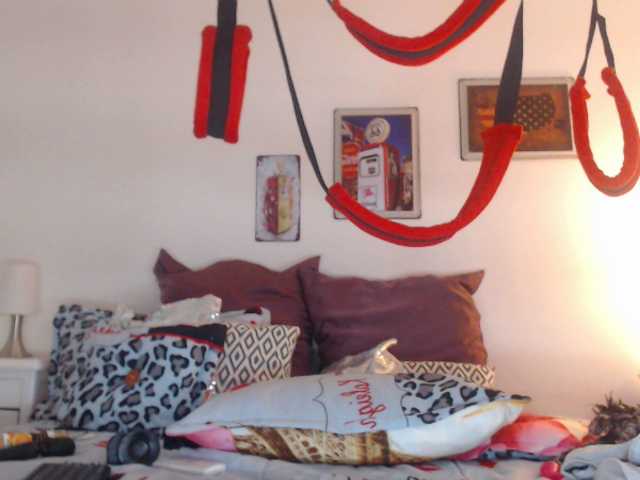 Скриншоты трансляции AliciaHank