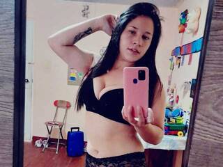 Эротический видеочат AlisonRoxx