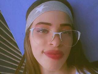 Эротический видеочат AlisonSaenz