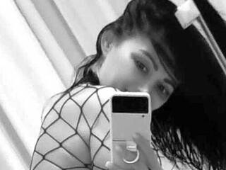 Эротический видеочат Alisshorny