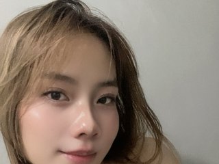 Эротический видеочат Alliyah69