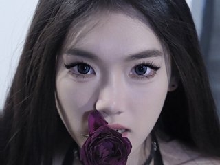 Эротический видеочат AllyahSky