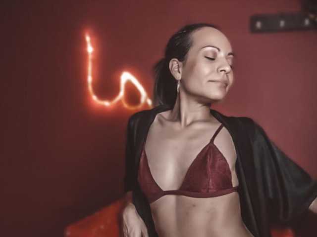 Фотография профиля AlmaHotMilf
