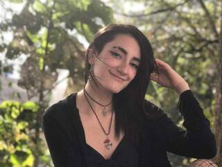 Эротический видеочат AlynaGlover