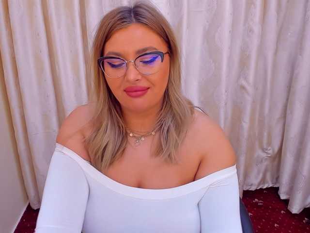 Скриншоты трансляции AmandaAlice