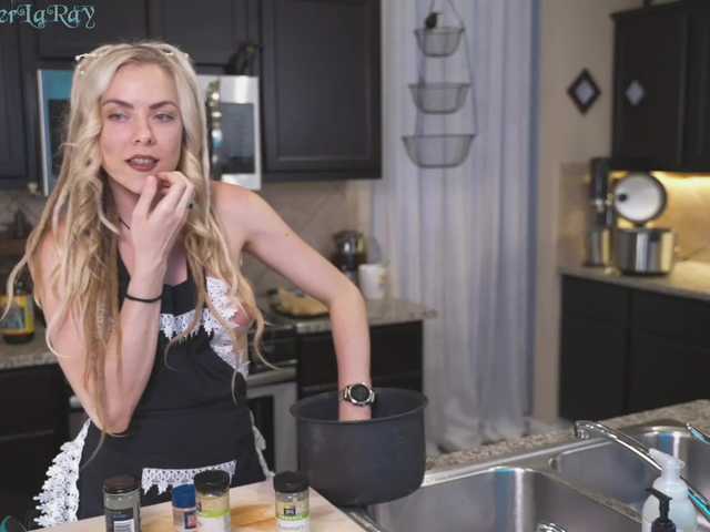 Скриншоты трансляции AmberLaRay