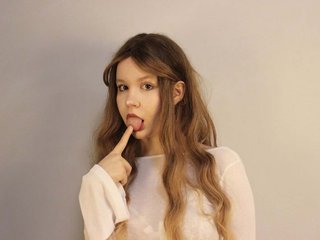 Эротический видеочат AmyHoneey