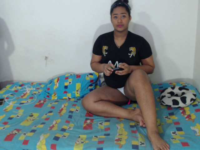 Скриншоты трансляции AnabelSophie