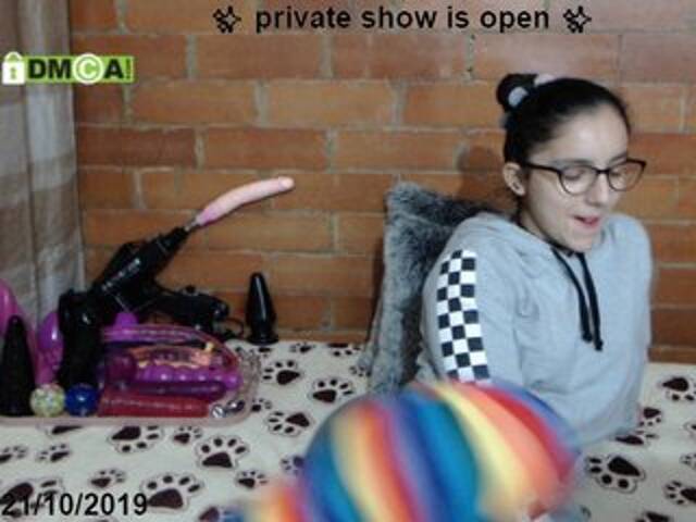 Скриншоты трансляции analgirll