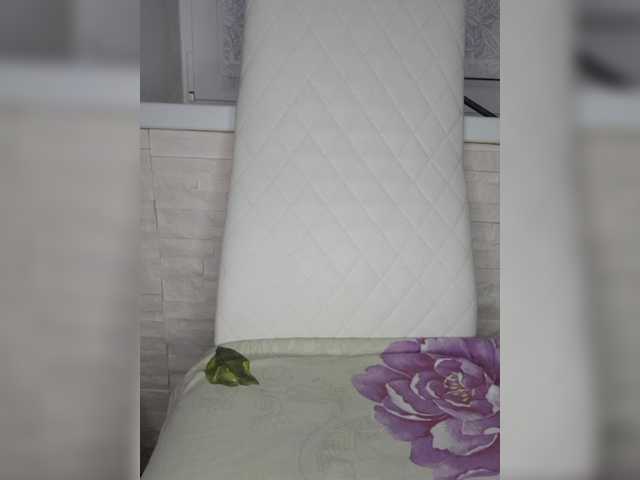 Собираю на Ловенс. Осталось 3966 токенов Хожу в подгляди, за вход 50 токенов одной монетой в чат. 500 токенов, чтобы я сняла свои трусики и кончила в общим чате. Смотрю камеру за 20 токенов. Собираю на Ловенс. Осталось 3966 токенов