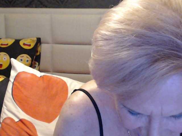 Фотографии ANGELGRANNY welcom guys..pm..50 tk..pussy or ass..100..tits or feet..50..let s have fun