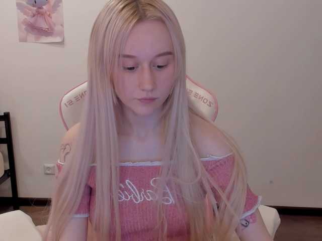 Скриншоты трансляции AngelicBaby