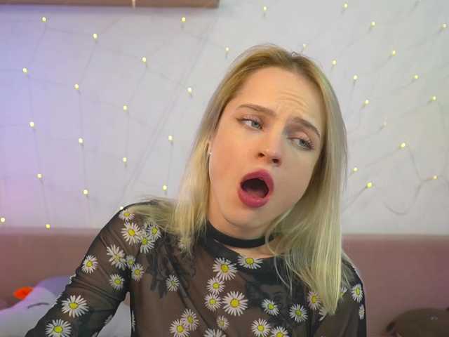 Скриншоты трансляции AngieNatasha054