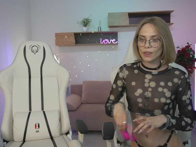 Скриншоты трансляции AngieNatasha054