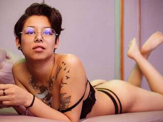 Эротический видеочат AnieAnderson