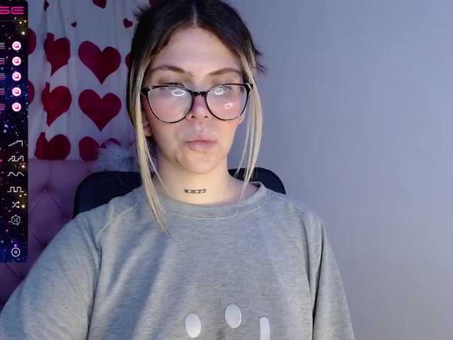Скриншоты трансляции canela_love