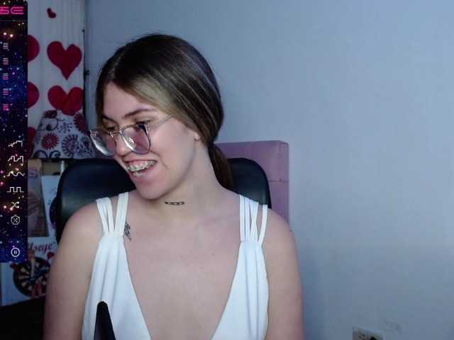 Скриншоты трансляции canela_love