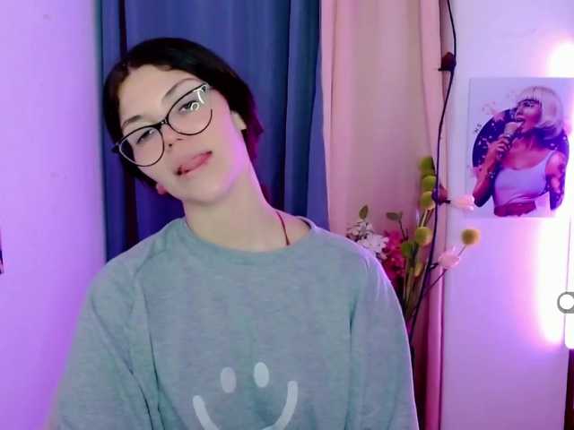 Скриншоты трансляции canela_love
